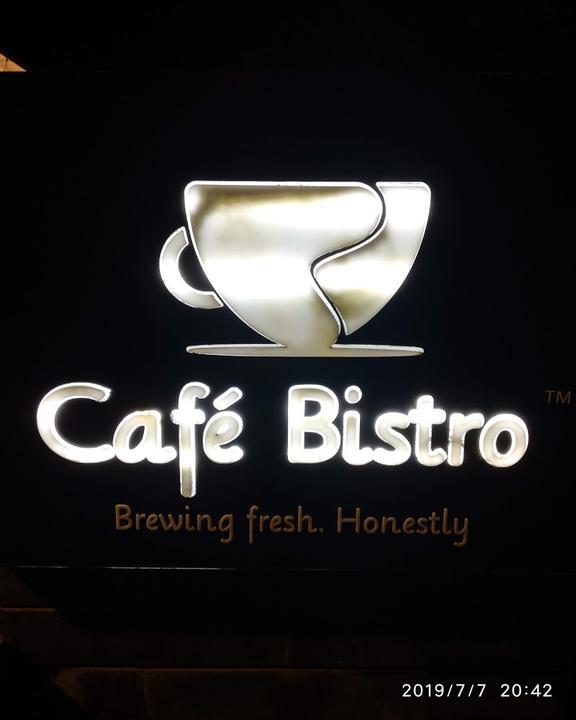 Cafè Bistro Monroe's